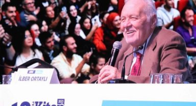 Kocaeli Kitap Fuarı'nda Ortaylı'ya büyük ilgi
