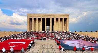 LÖSEV'liler Ata'nın huzuruna çıktı