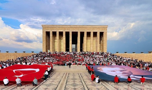 LÖSEV'liler Ata'nın huzuruna çıktı
