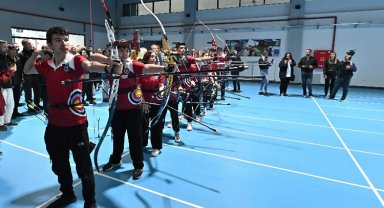 Madalyalı okçular Bursa'daki tesiste yetişecek