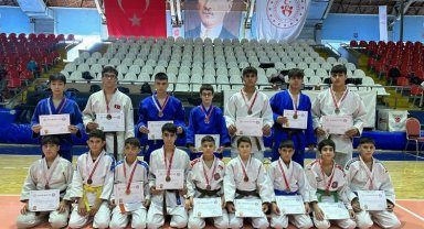 Manisa BBSK'lı Judocular turnuvaya damga vurdu