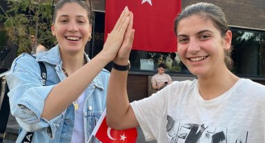 Milli Voleybolcu İlkin Aydın, Artvinli başarılı çocuklarla buluştu