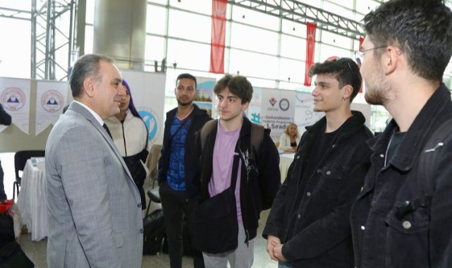 Rektör Altun, ERÜ'nün yeni öğrencilerini karşıladı