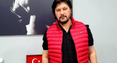 Sanatçı Ahmet Şafak'tan 100. yıl marşı