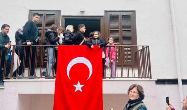 Andımızı Ata'mızın evinin bahçesinde okudular