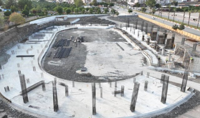 Atatürk Stadyumu'nda çalışmalar hızla sürüyor