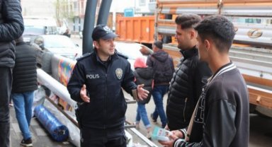 Bingöl'de polis vatandaşı kapı kapı bilinçlendiriyor