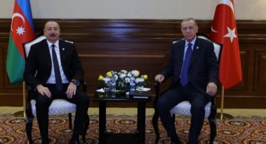 Cumhurbaşkanı Erdoğan, Zirve'de Aliyev'le görüştü