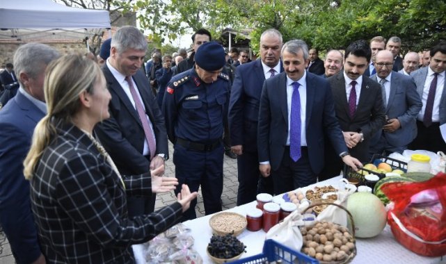 Edirne'de Vali Sezer kırsalda takibi bırakmıyor