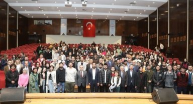 ERÜ Rektörü öğrencilerle buluştu