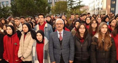 Gebze'de ara tatil sonrası bayrak töreninde