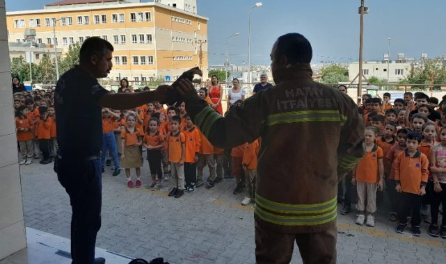Hatay'da çocuklar meslekleri tanıyor