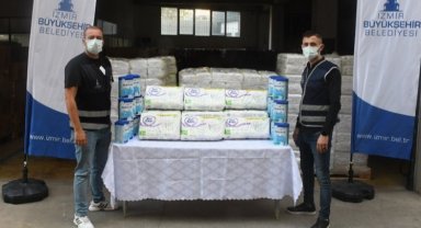 İzmir Büyükşehir bez ve mama desteğinde 100 bini aştı