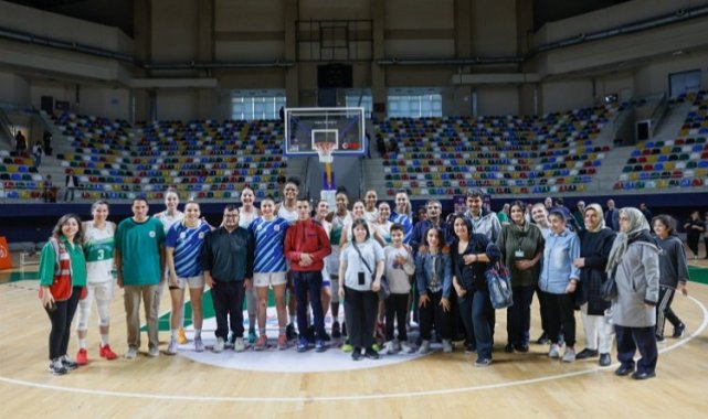 İzmit'in Perilerine YADEV'li öğrencilerden destek