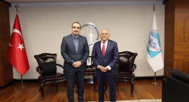 Kayseri Büyükşehir'e Özdemir'den veda ziyareti