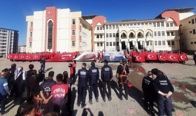 Kayseri İtfaiyesi'nden 100'ncü Yıl Tatbikatı