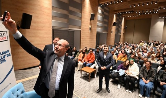 Konya Selçuklu'da Başkan Pekyatırmacı gençlerle buluştu