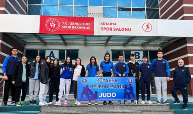 Kütahyalı sporcular Ankara'dan madalyalarla döndüler