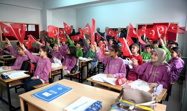 Malatya'da ortaokul öğrencilerine kitap desteği