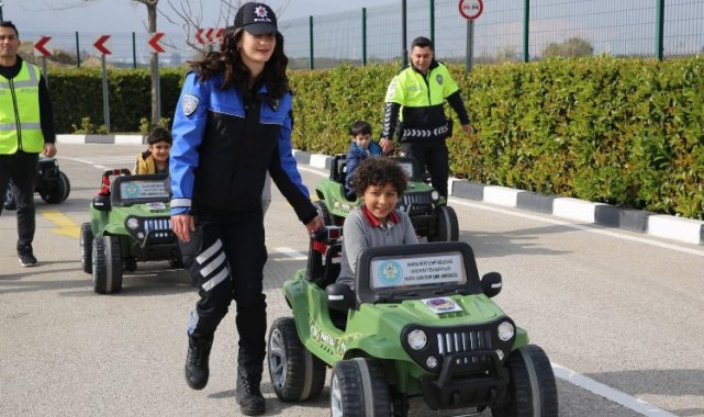 Manisa'da trafik bilinci olan nesiller yetişiyor