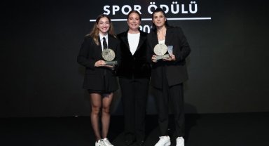 Milli boksörlere 'Koç' gibi ödül