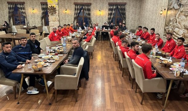 Nevşehir Belediyespor oyuncularına moral yemeği