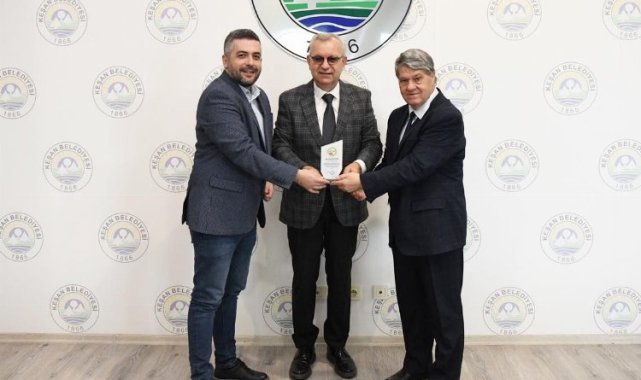 TYBB Edirne Şubesi'nden Başkan Helvacıoğlu'na teşekkür plaketi