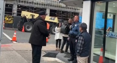 ABD'de polisler kuyumcu nöbetinde!
