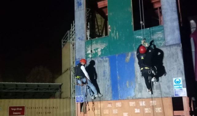Afet gönüllüleri Kocaeli İtfaiyesi ile tecrübeleniyor