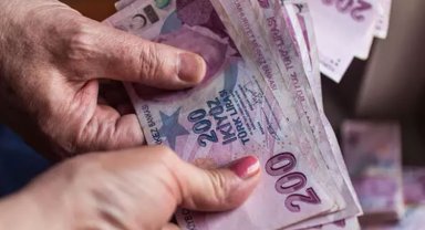 Aile'den 3,2 milyar TL'lik yaşlı ve engelli aylıkları hesaplarda