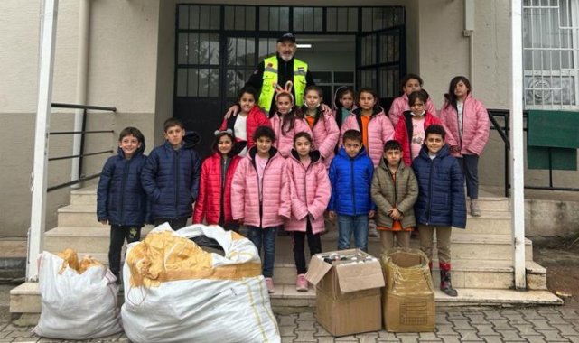 Altın Lale Vakfı Başkanı Türker, Hatay'da yardım dağıttı