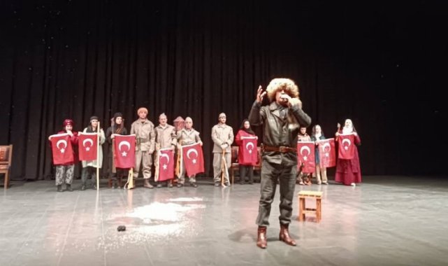 ''Anadolu'da Tarih Yazan Analar' Çayırova'da sahnelendi