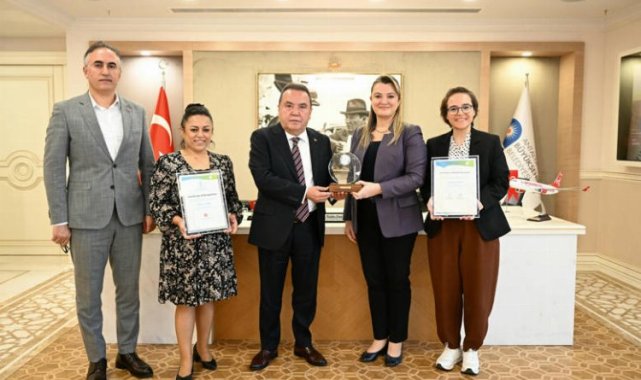Antalya Büyükşehir Belediyesi'ne Çin'den "Onur Ödülü"