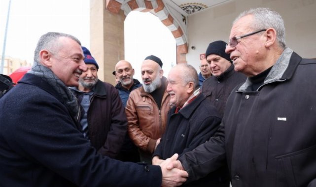 Başkan Büyükakın'dan cami cemaati ve vatandaşlarla sohbet