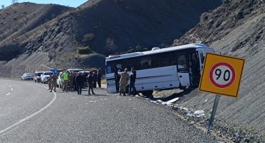 Bingöl'de midibüs kazası: 27 yaralı!
