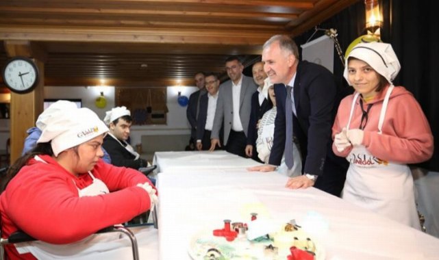 Bursa İnegöl'de 'Engelsiz Şefler' mutfakta