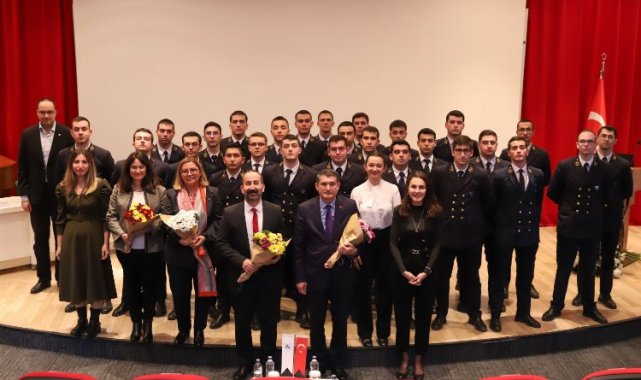 Dokuz Eylül'de Türk dış ilişkileri değerlendirildi