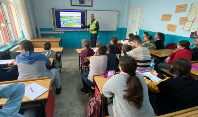 Edirne İpsala'da öğrencilere trafik eğitimi