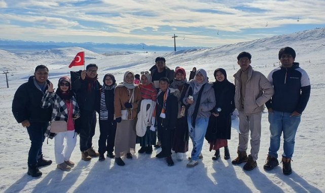 Endonezyalı turistler Kayseri Erciyes'e bayıldı