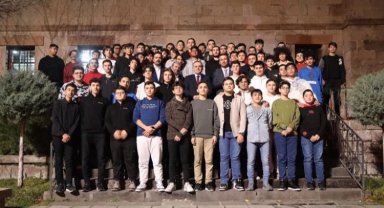 ERÜ Rektörü öğrencilerle buluştu