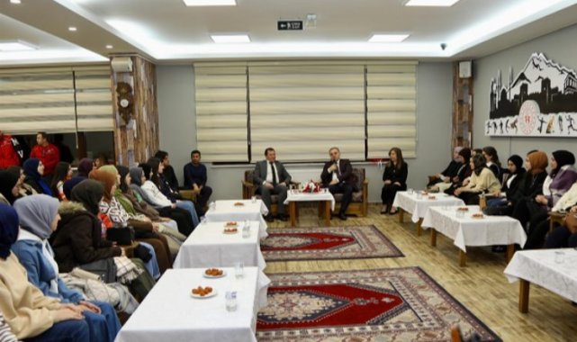 ERÜ Rektörü'nden Kocasinan Kız Öğrenci Yurdu'na ziyaret