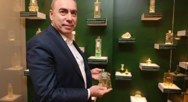 Eyüp Sabri Tuncer'den 'Yüzyıllık Buluşma Sergisi'