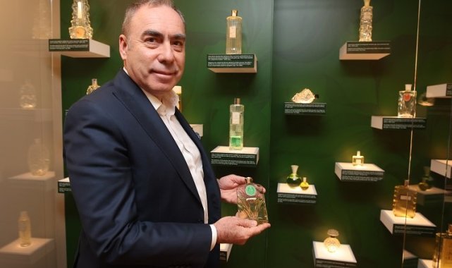 Eyüp Sabri Tuncer'den 'Yüzyıllık Buluşma Sergisi'