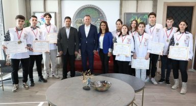 Hatay'da aşçılık öğrencilerinin başarıları ödüllendirildi