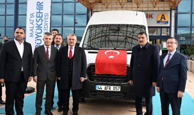 Malatya Büyükşehir'den TÖTM'e araç hediyesi