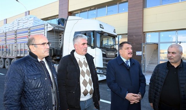 Malatya'da Başkan Gürkan'dan yeni buğday pazarına inceleme