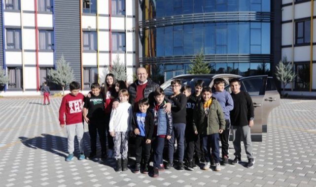 Mehmet Savran'dan Nevşehirli öğrencilere Togg sürprizi