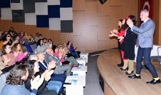 'Mümkün Dünyalar' Karabağlar'da