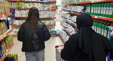 Öğrencilerin imdadına Sosyal Market yetişiyor