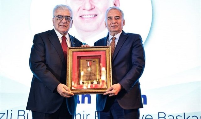 Osman Zolan'a Avrasya Hizmet Ödülü
